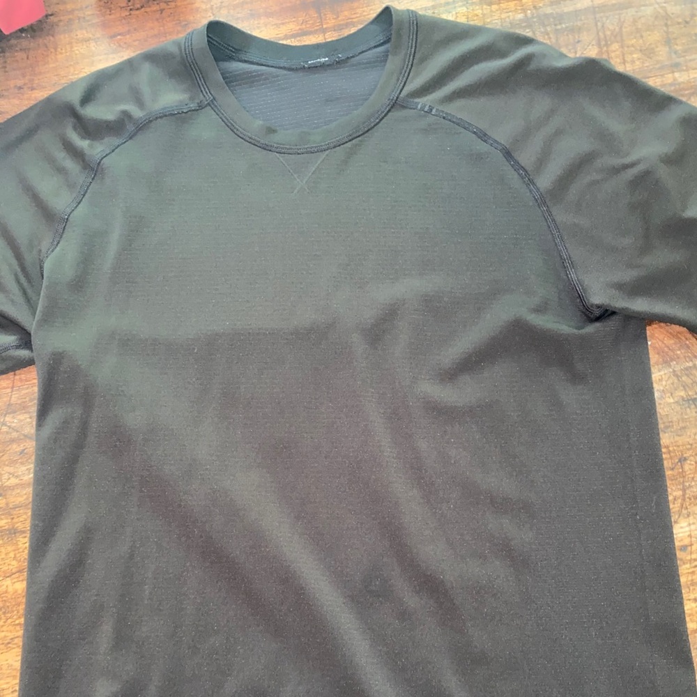 Men’s lululemon metal tech vent t-shirt